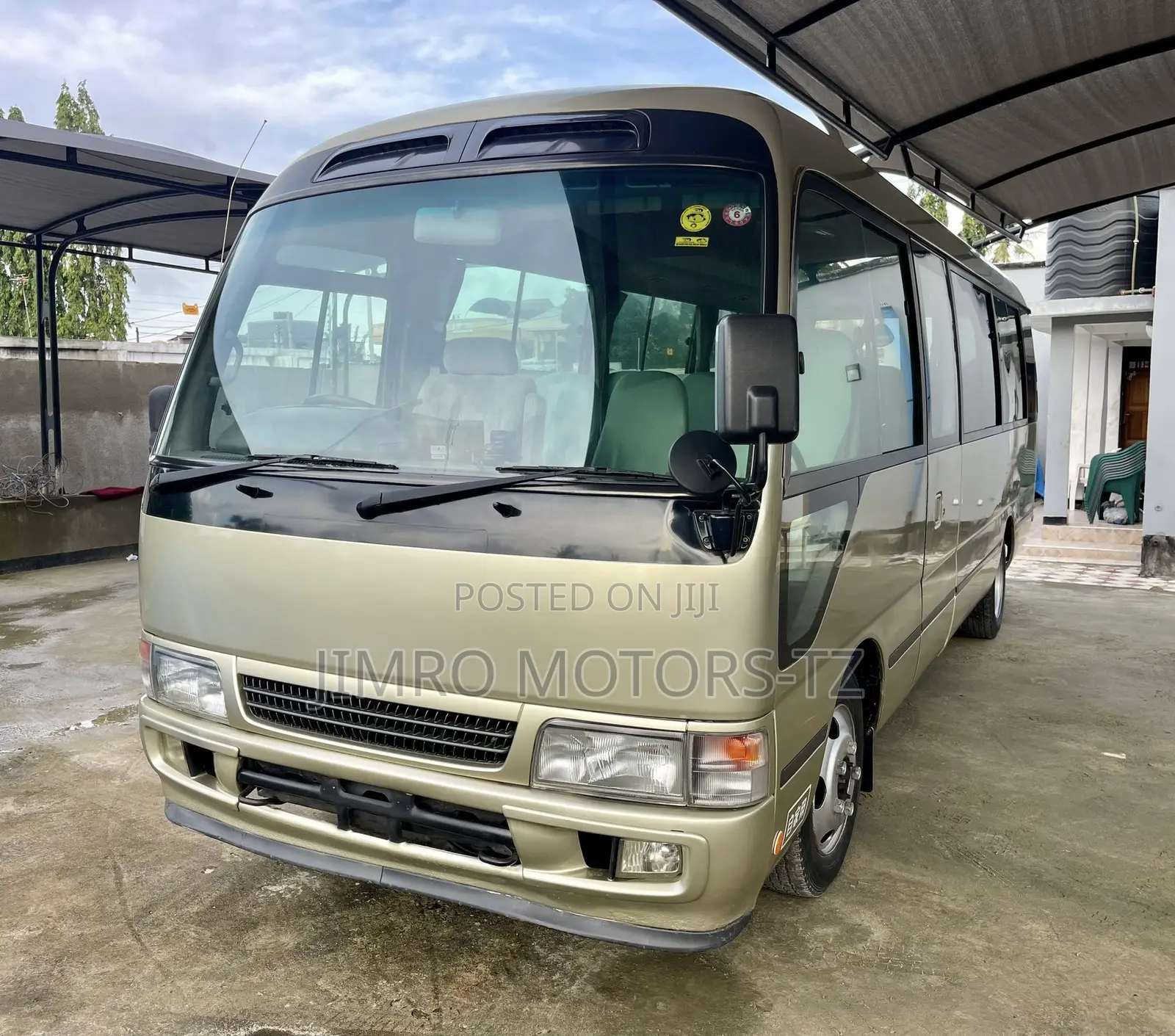 Toyota Coaster 2001 Gold