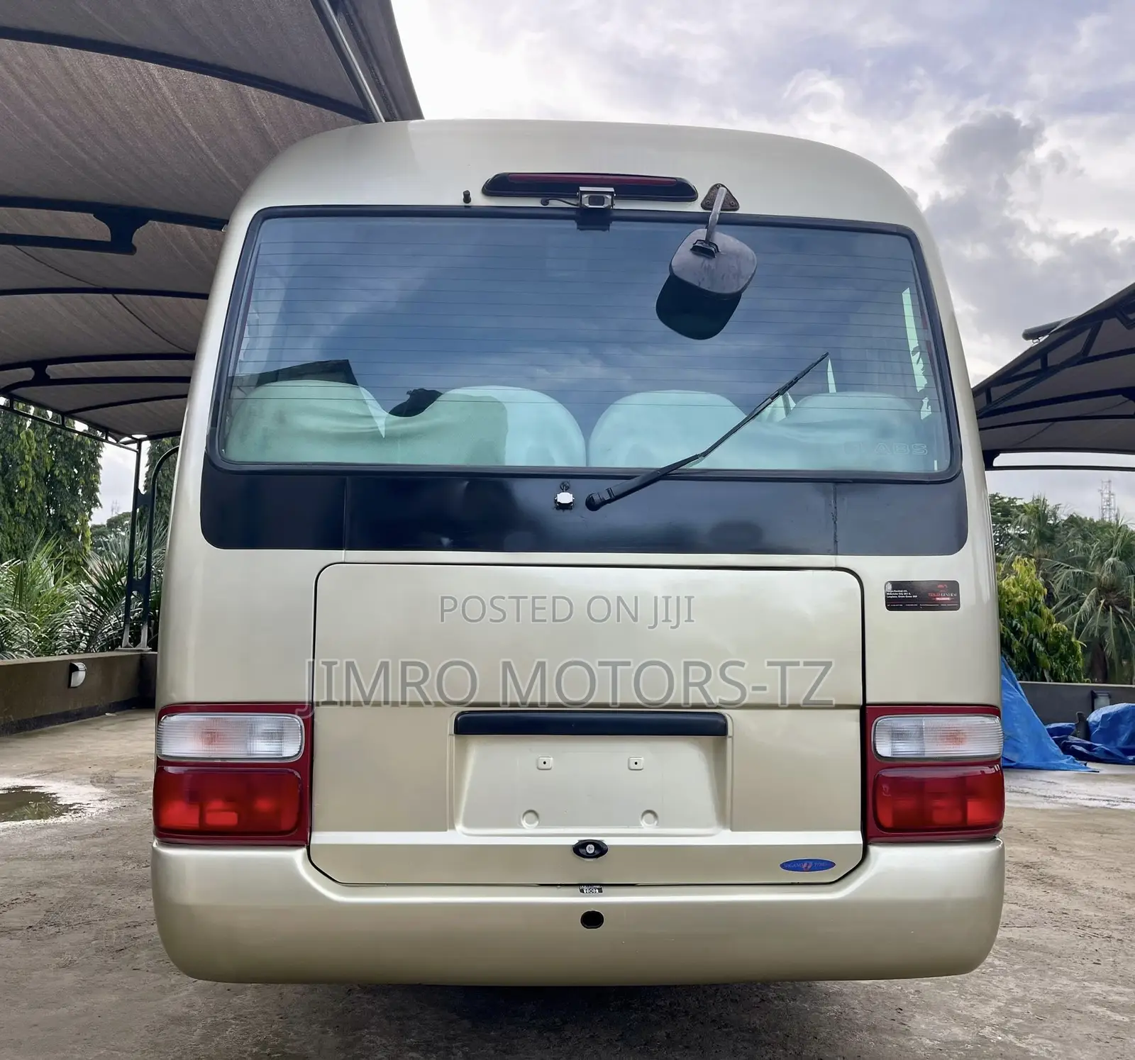 Toyota Coaster 2001 Gold