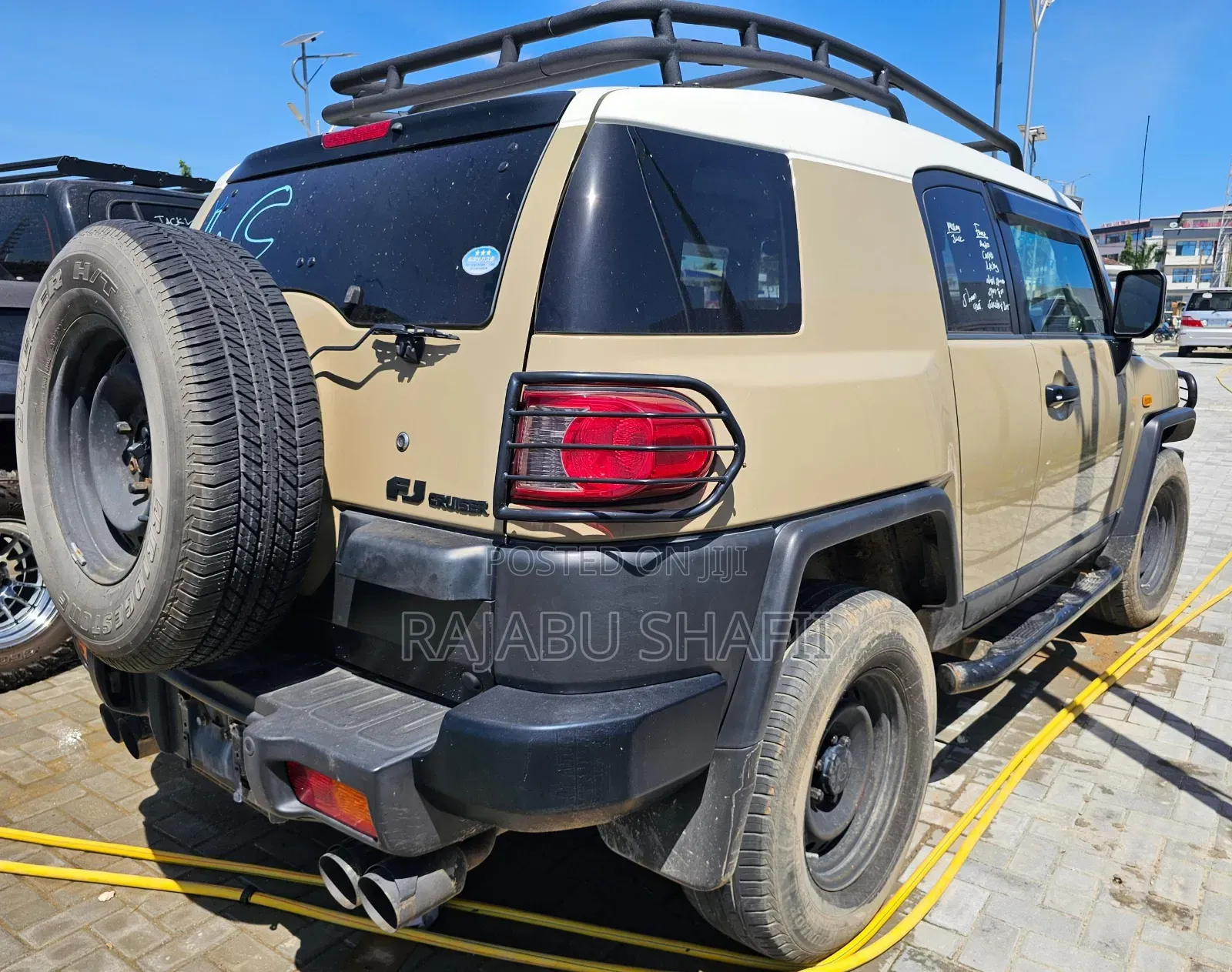Toyota FJ Cruiser 4x2 Automatic 2012 Beige