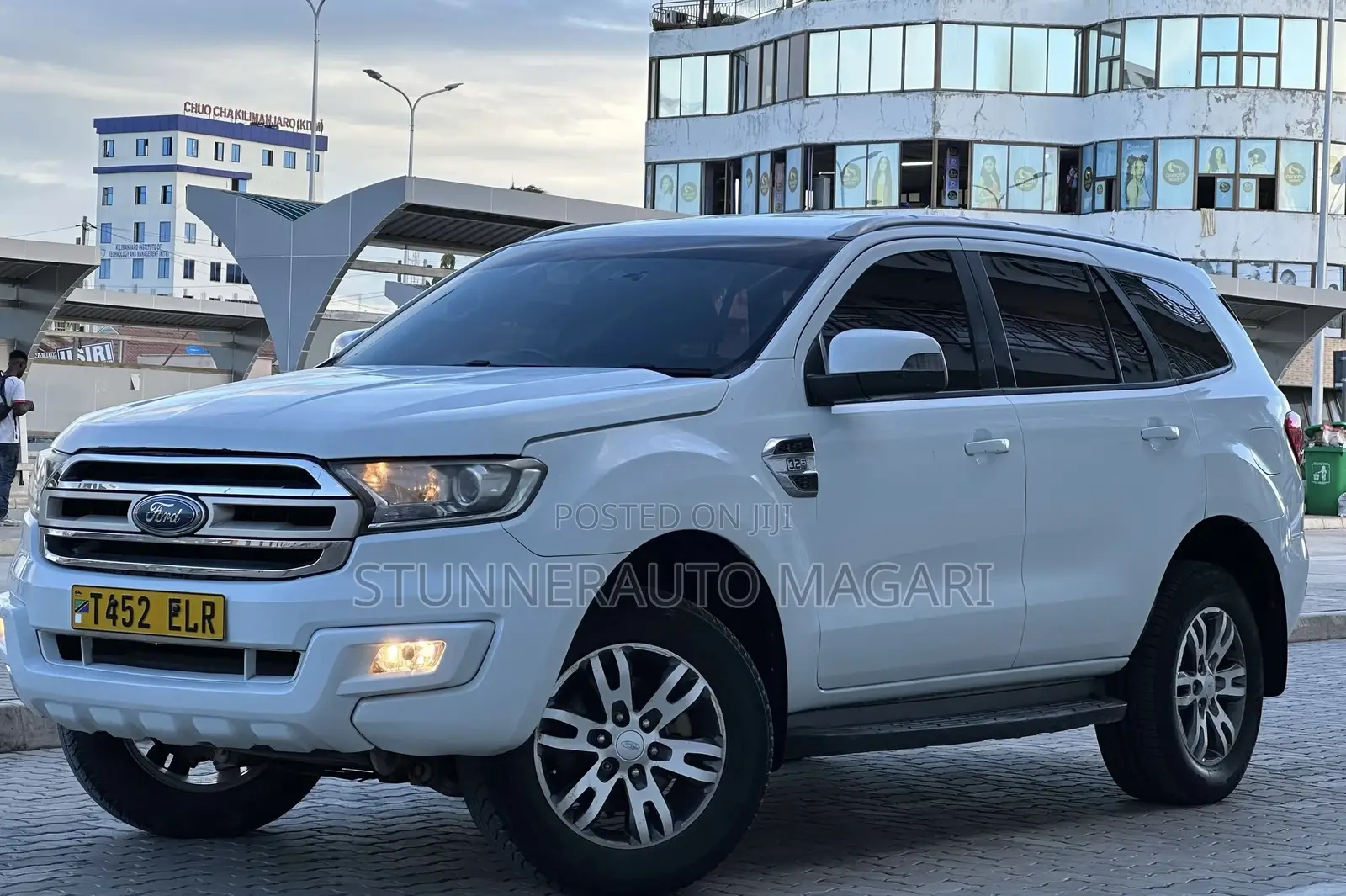Ford Everest 2016 White