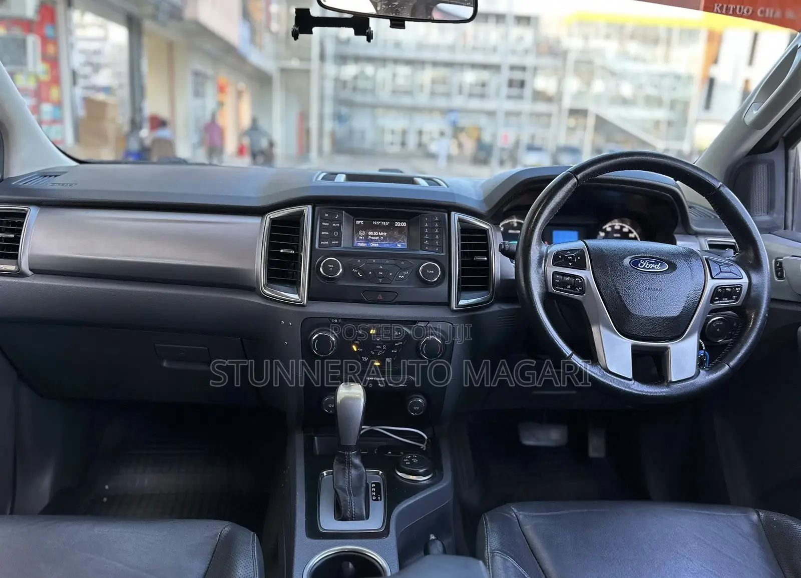 Ford Everest 2016 White