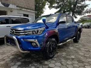 Toyota Hilux 2018 Blue