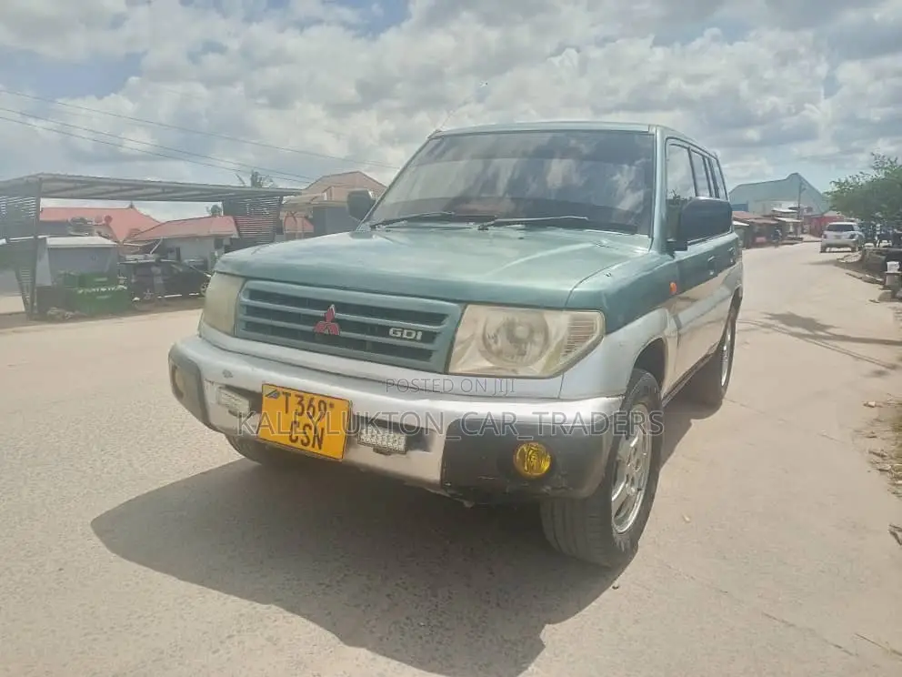 Mitsubishi Pajero 1999 Green