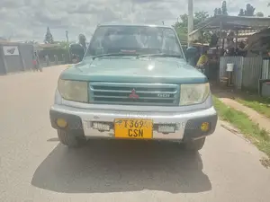 Mitsubishi Pajero 1999 Green