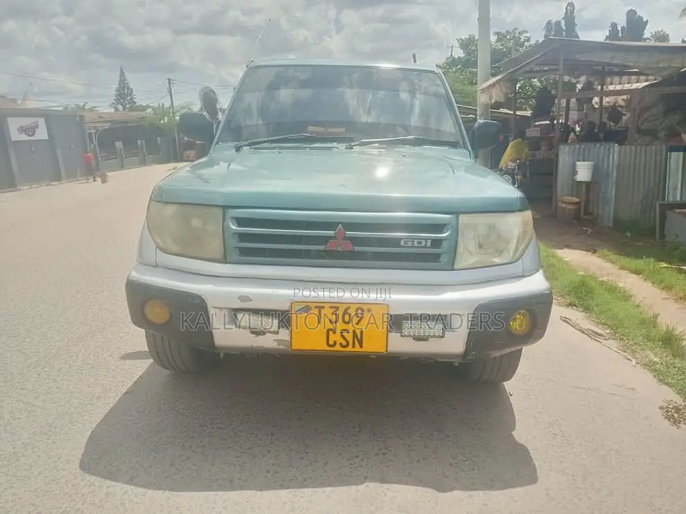 Mitsubishi Pajero 1999 Green