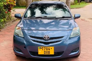 Toyota Belta 2005 Blue