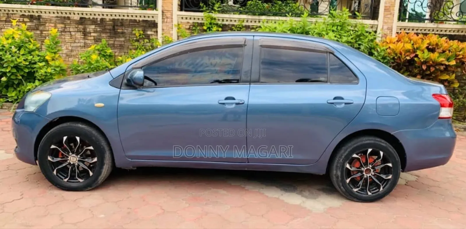 Toyota Belta 2005 Blue