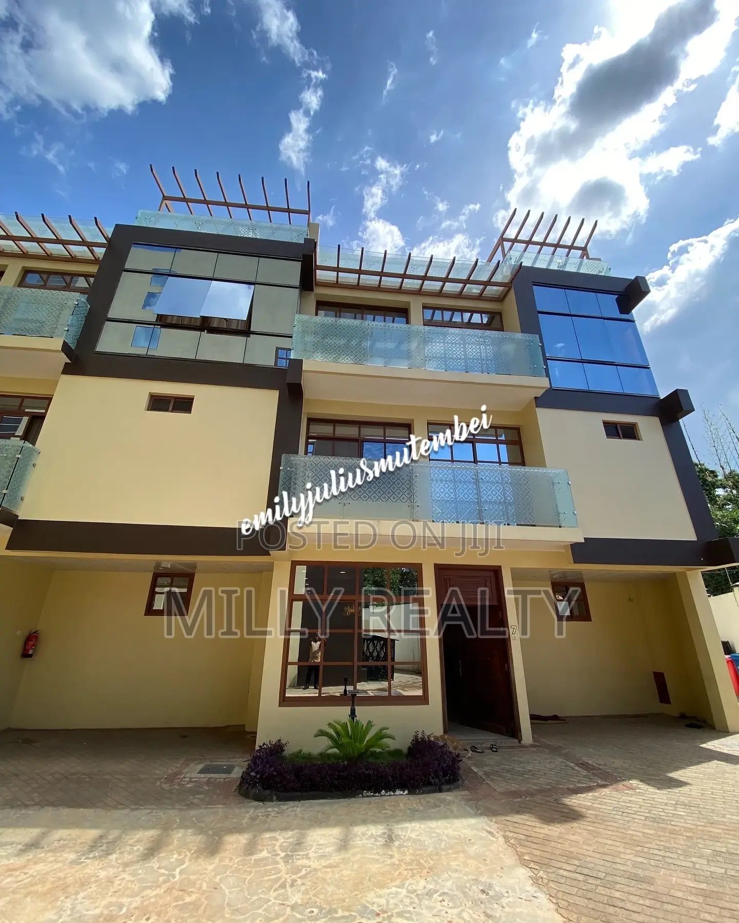 Furnished 3bdrm Villa in Ada Estate Near for rent