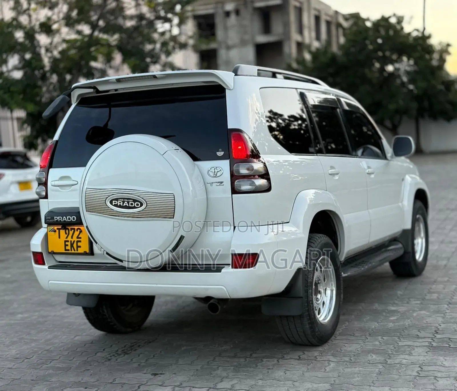Toyota Land Cruiser Prado 2005 White