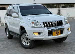 Toyota Land Cruiser Prado 2005 White