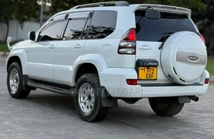 Toyota Land Cruiser Prado 2005 White