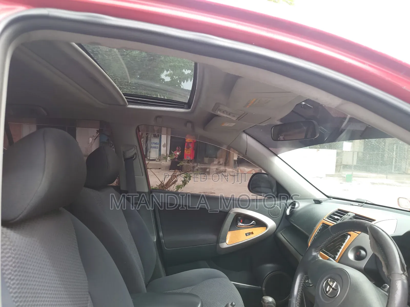 Toyota RAV4 2.0 Automatic 2005 Red