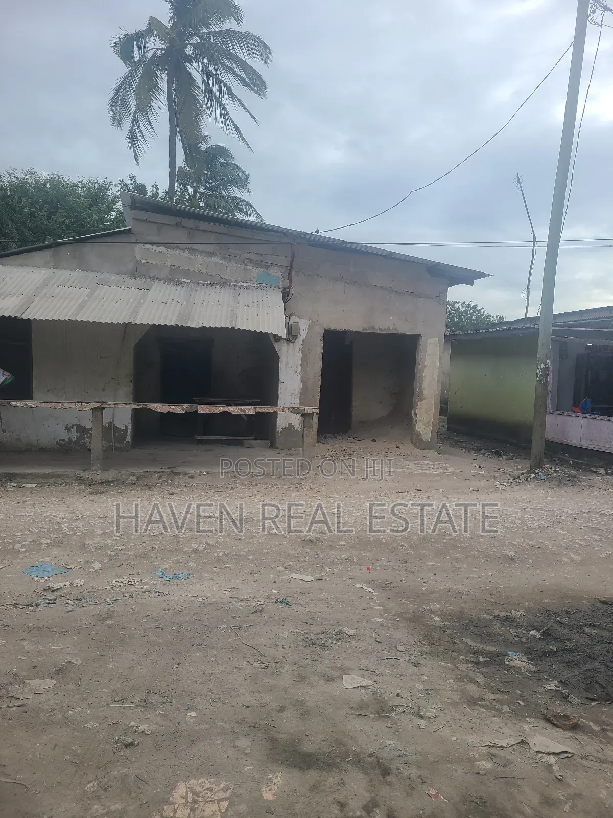 Kiwanja Kinauzwa Kawe