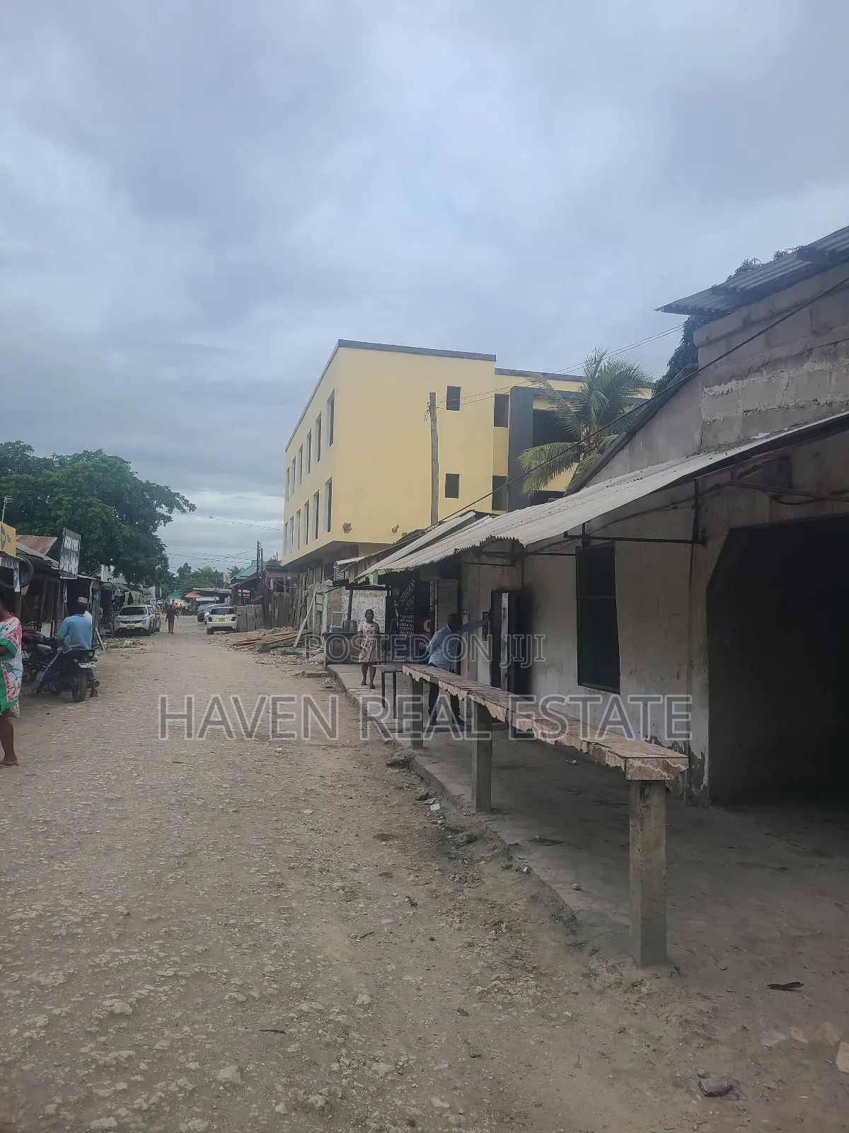 Kiwanja Kinauzwa Kawe