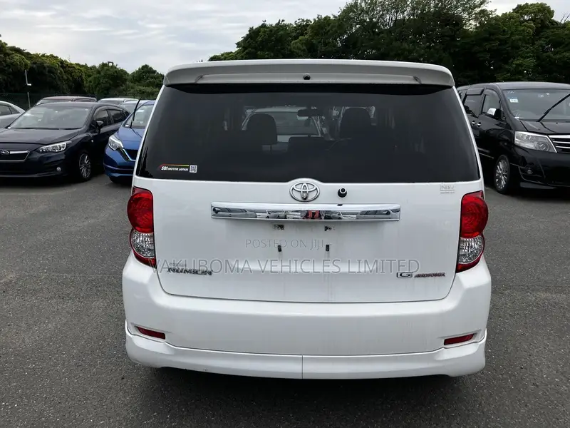 Toyota Corolla Rumion 2008 Pearl