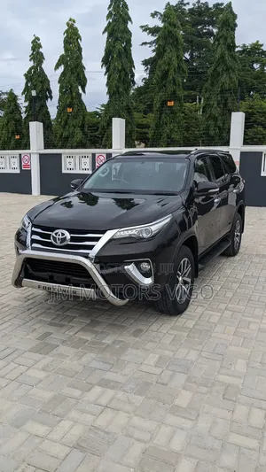 Toyota Fortuner 2018 Black