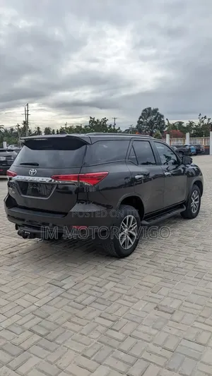Toyota Fortuner 2018 Black