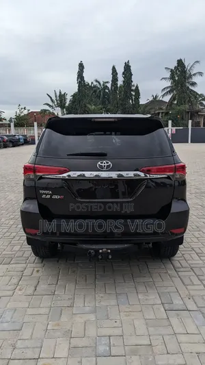 Toyota Fortuner 2018 Black