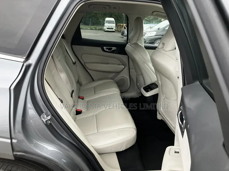 Volvo XC60 2019 Gray