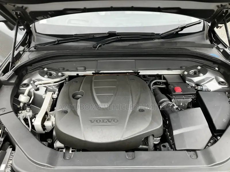 Volvo XC60 2019 Gray