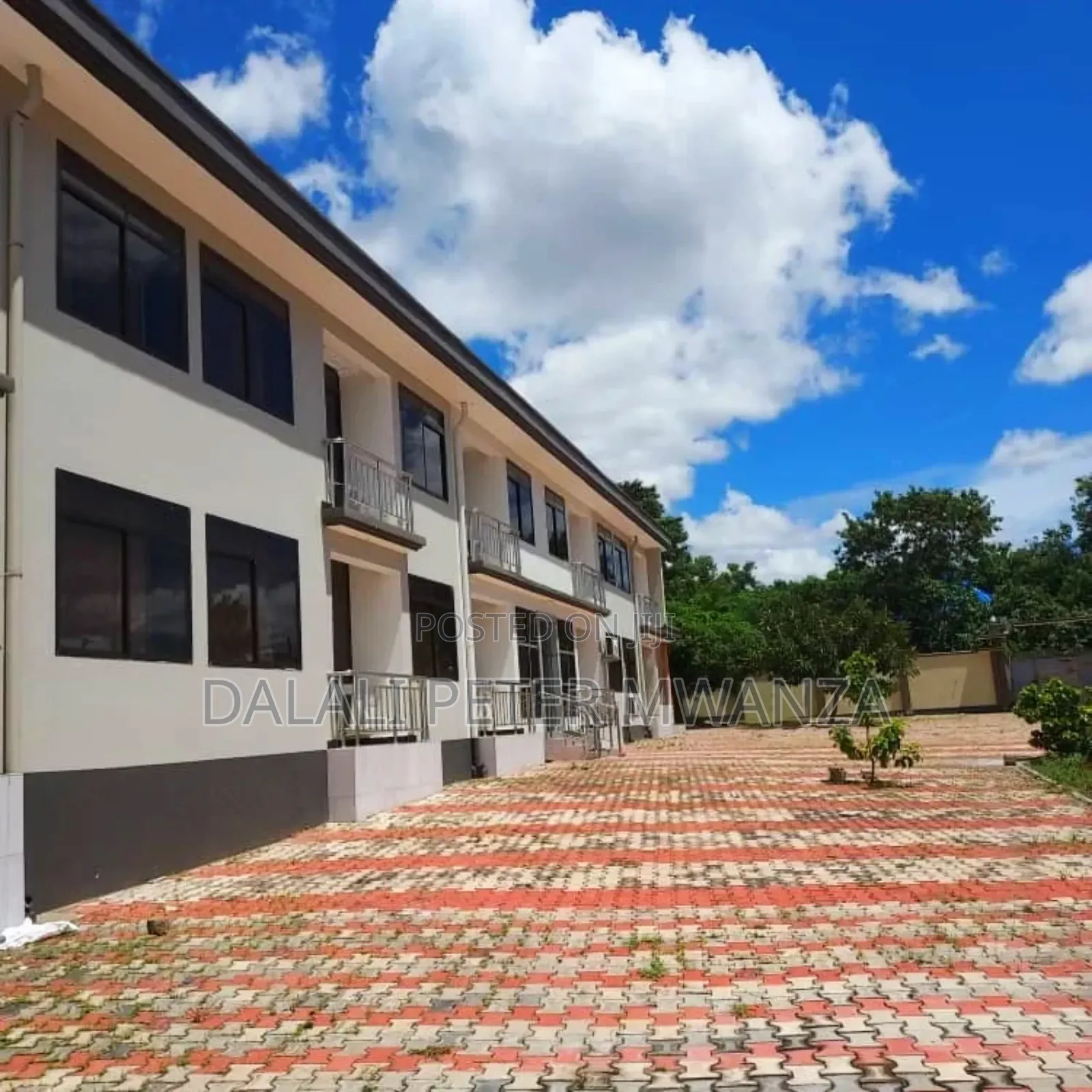 18bdrm House in Rock City, Ilemela for sale