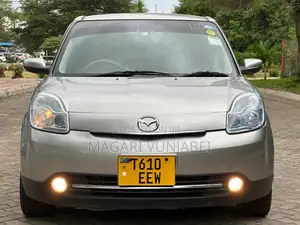 Photo - Mazda Verisa 2010 Gray