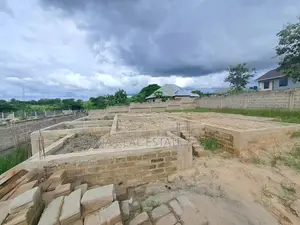 Kiwanja Kinauzwa Mbezi Luguluni