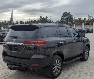 Toyota Fortuner 2018 Matt Black