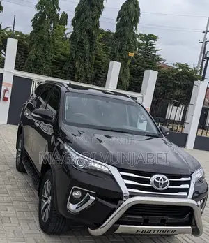 Toyota Fortuner 2018 Matt Black