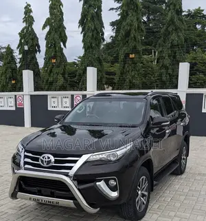 Toyota Fortuner 2018 Matt Black