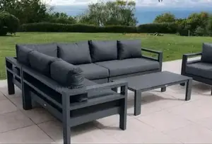 L Shaped Sofa Yenye Frame Ya Pirates Sambamba Na Seats 2