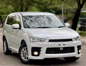 Mitsubishi Outlander 2011 White