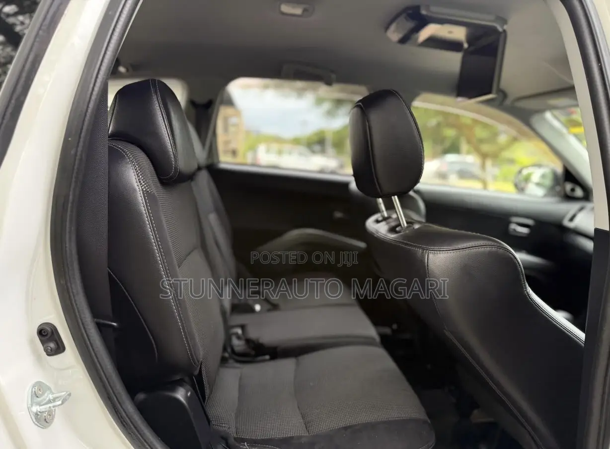 Mitsubishi Outlander 2011 White