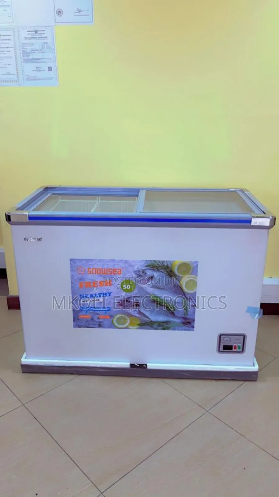 Snow Sea Chest Freezer 400 Liters ( Mlango Wa Kioo)