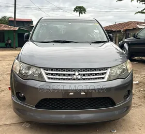Photo - Mitsubishi Outlander 2006 Gray