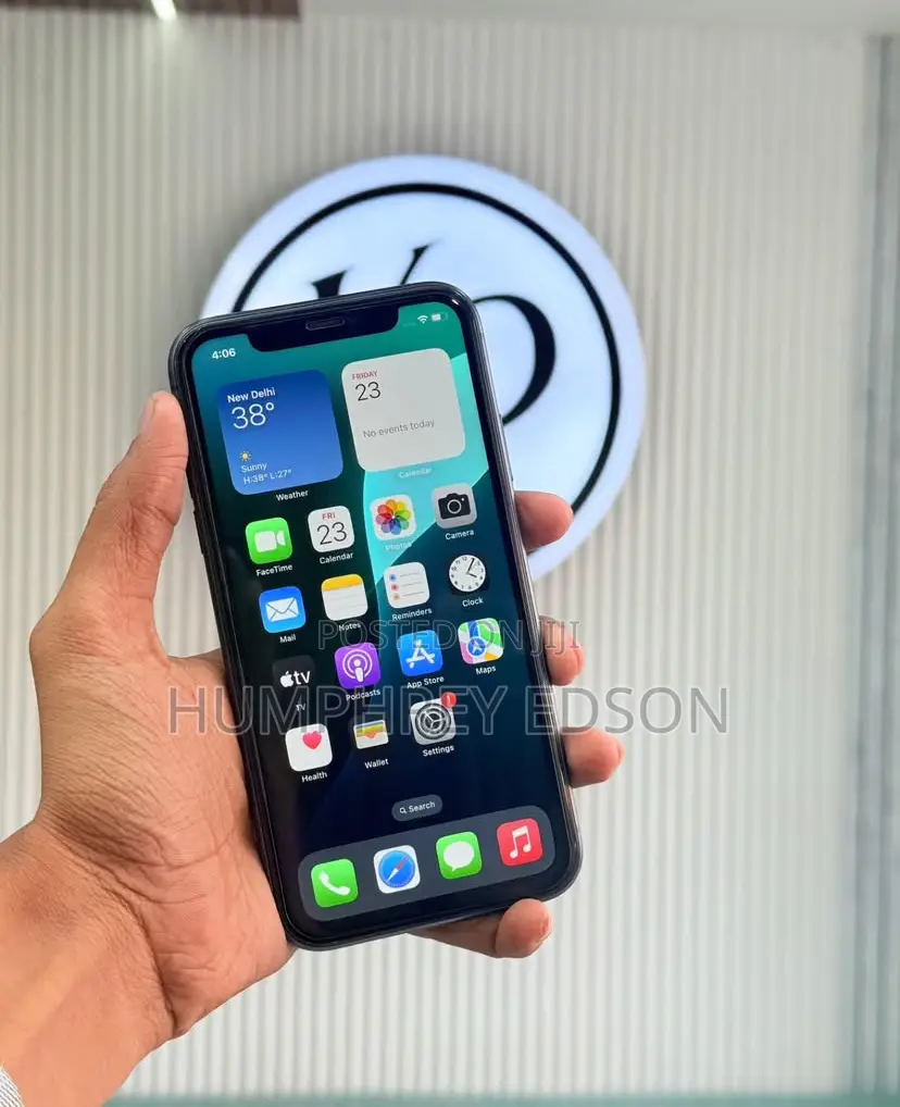 New Apple iPhone 11 128 GB Black