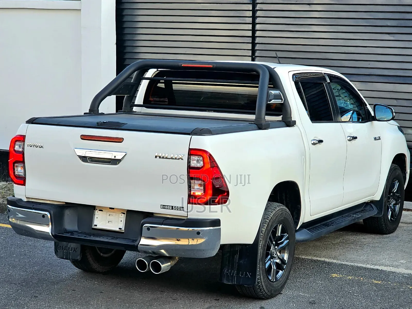 Toyota Hilux 2021 White