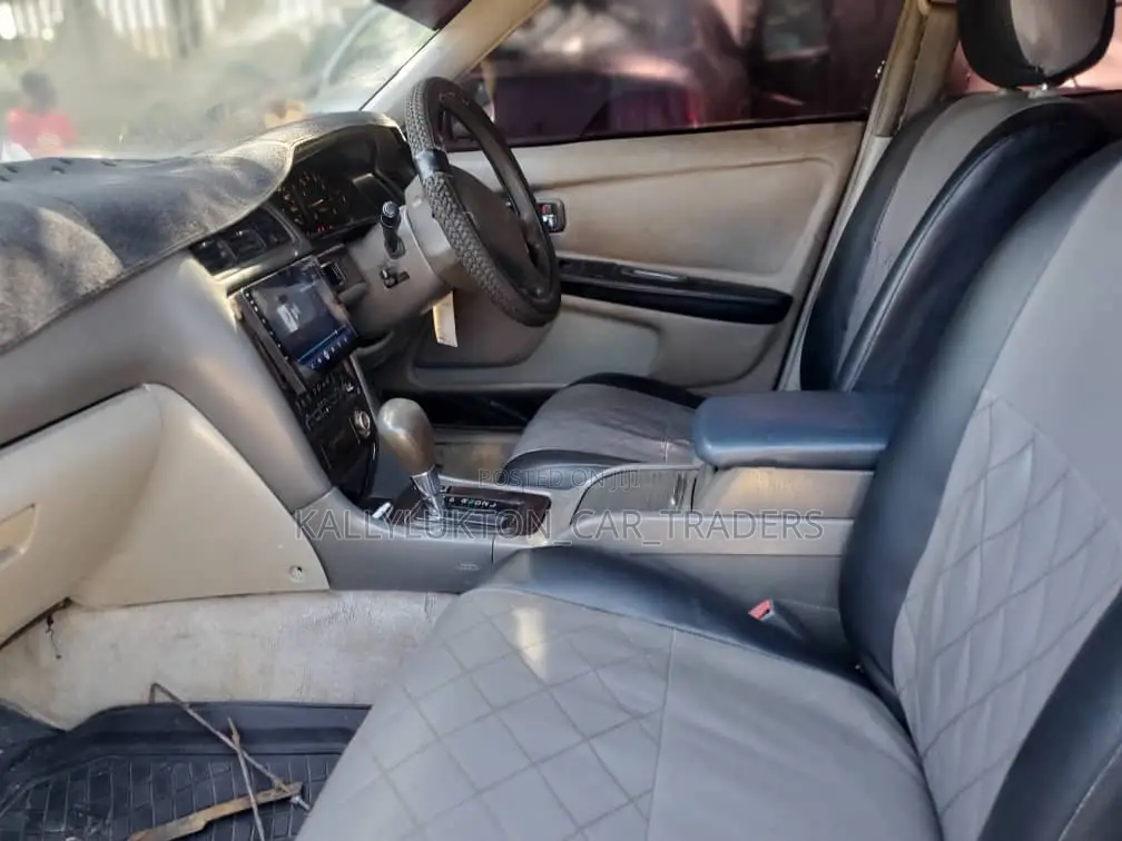 Toyota Mark II 1996 Silver