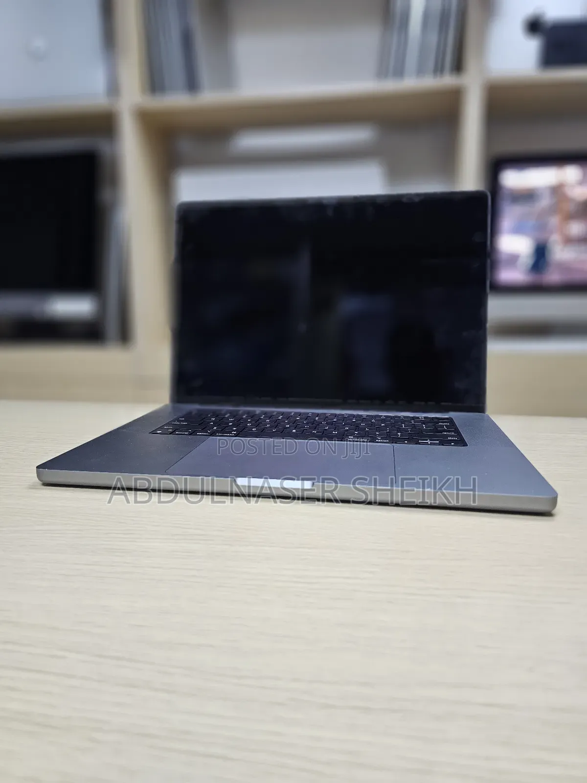Laptop Apple MacBook Pro 2021 M1 16GB Apple M1 Pro SSD 512GB