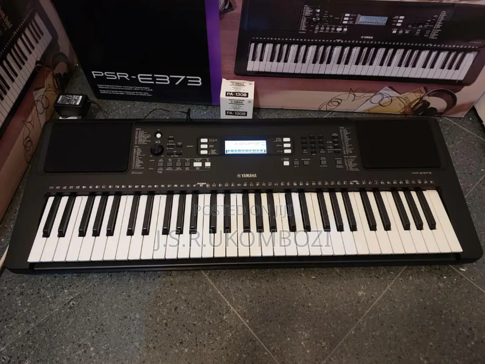 PSR Yamaha E- 373