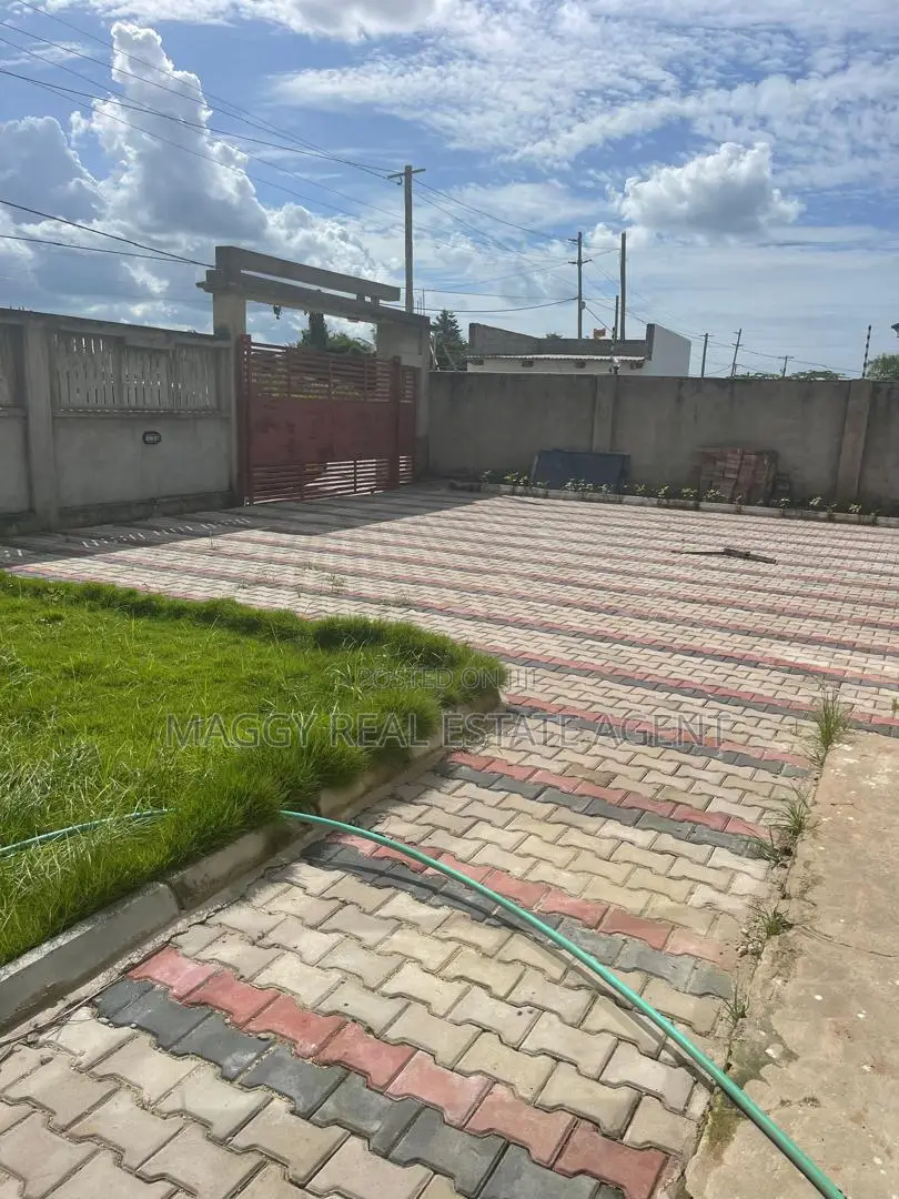 5bdrm House in Teta, Mbweni for rent