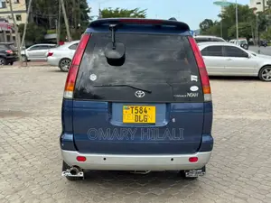 Toyota Noah 2001 Blue