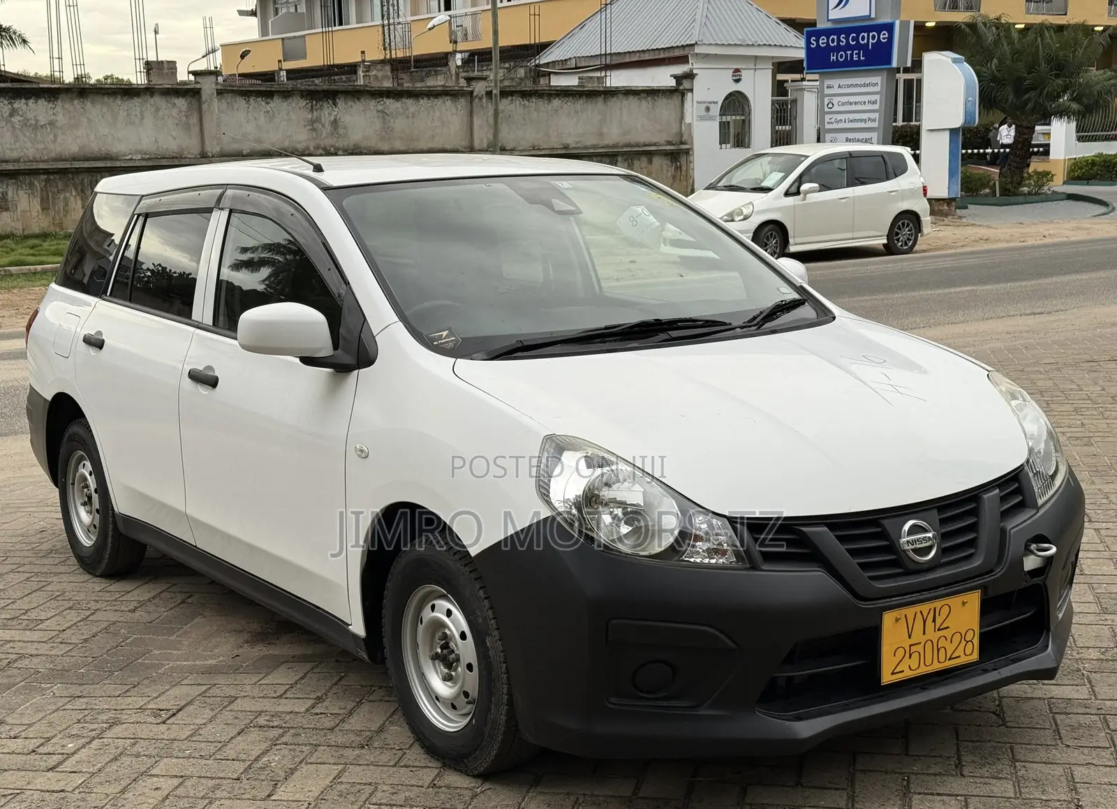 Nissan Advan 2018 White