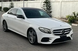 Mercedes-Benz E200 2017 Pearl