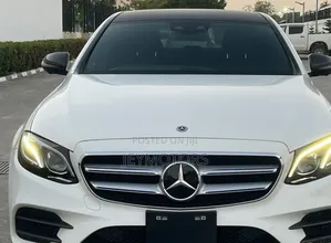 Mercedes-Benz E200 2017 Pearl