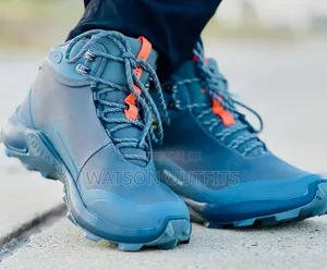 Smoothly and Smartly Surface Lined Waterproof Sneakers