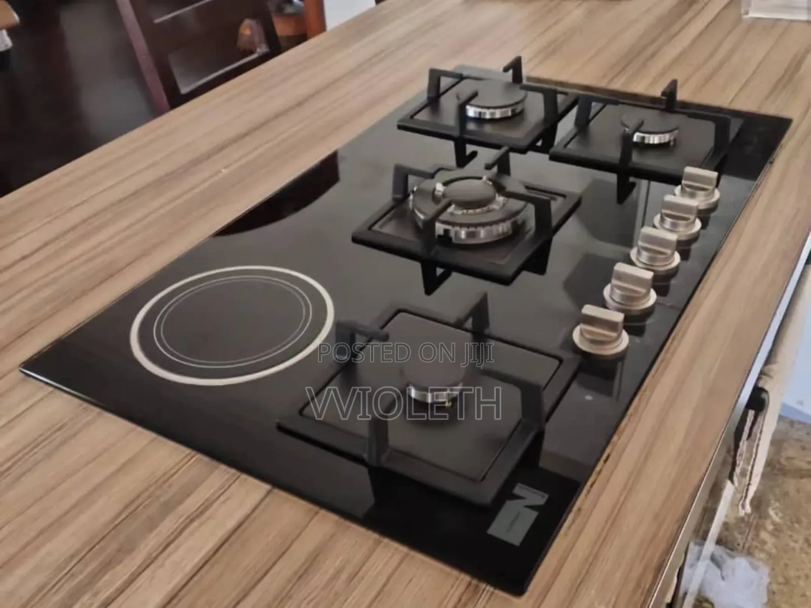 90cm: Gas 3 + 1 Electric Plate