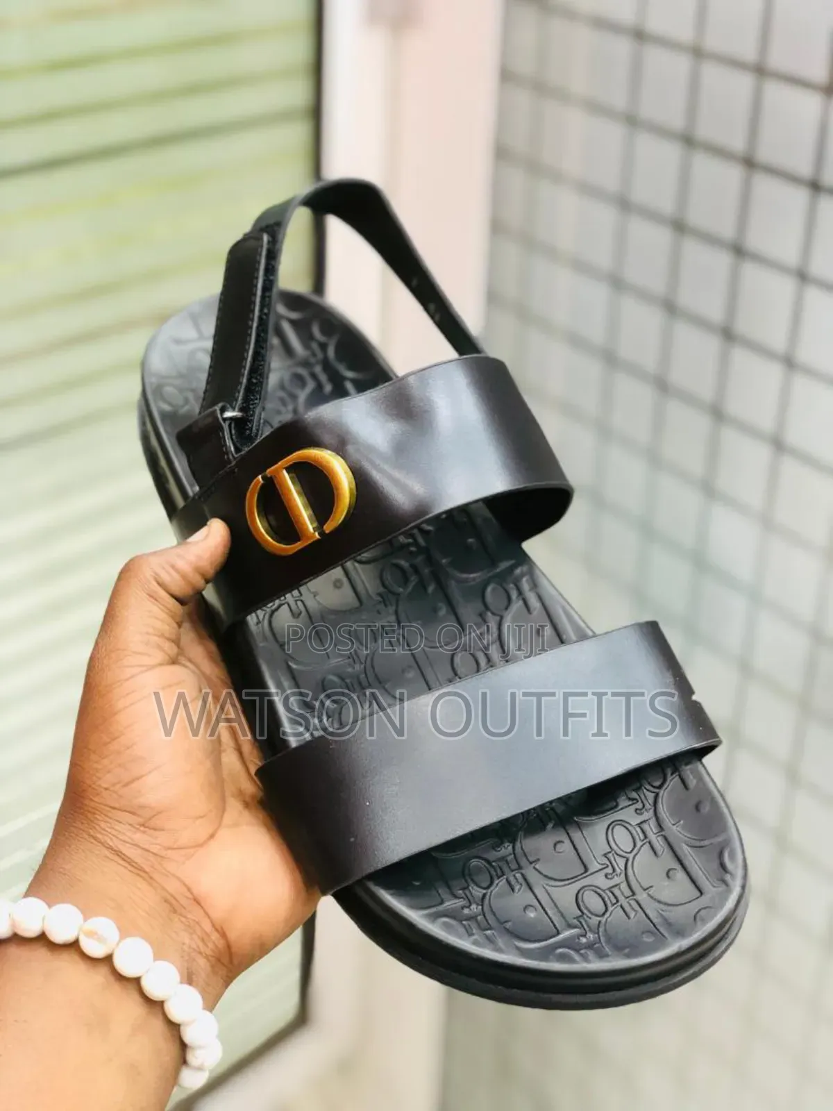 Open Shoes Smoothly and Smartly Looking