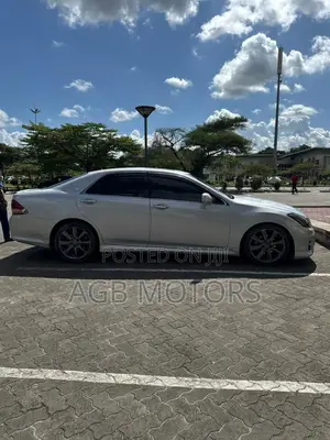 Toyota Crown 2009 Silver