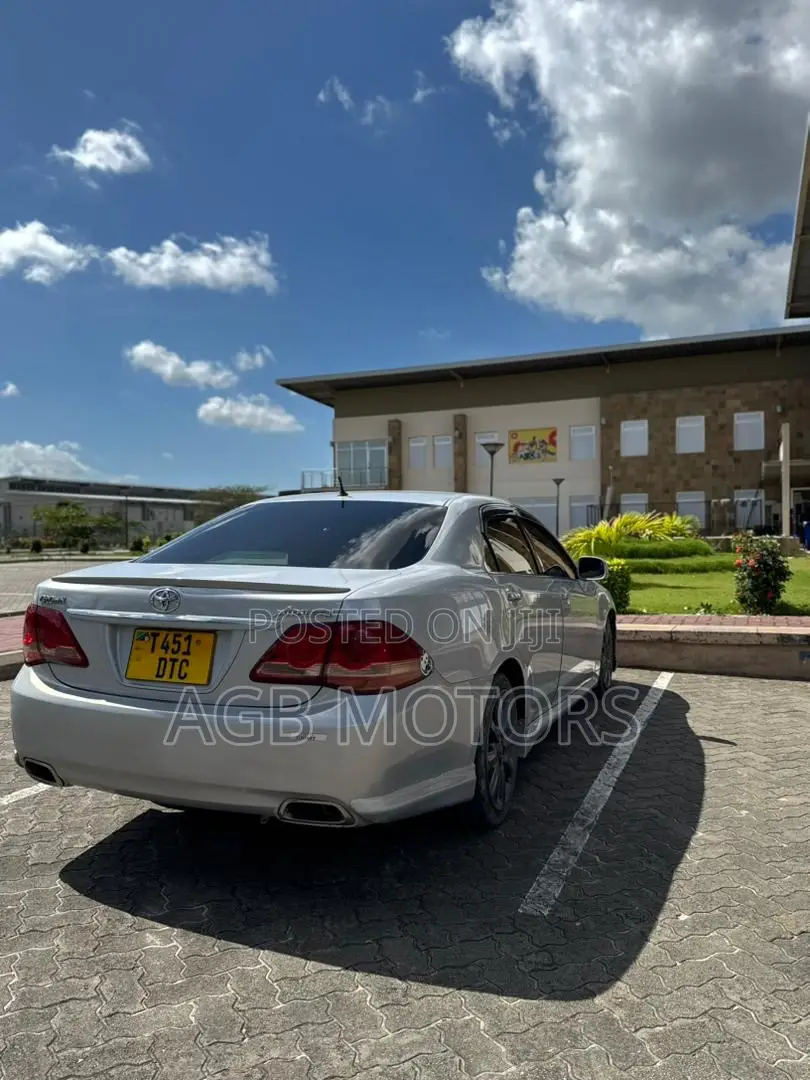 Toyota Crown 2009 Silver